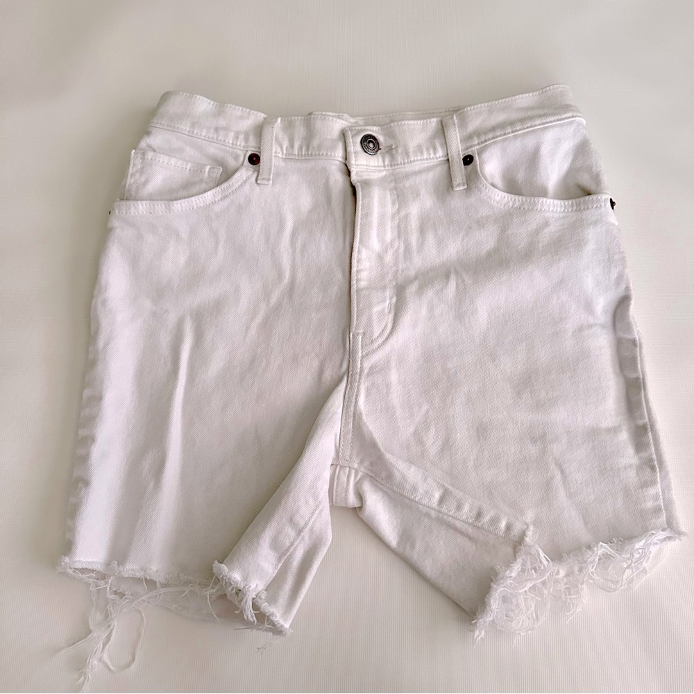 Levi’s mile high super skinny shorts. Size 29
